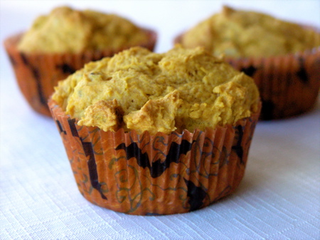 pa073901 Pumpkin Hazelnut Muffins